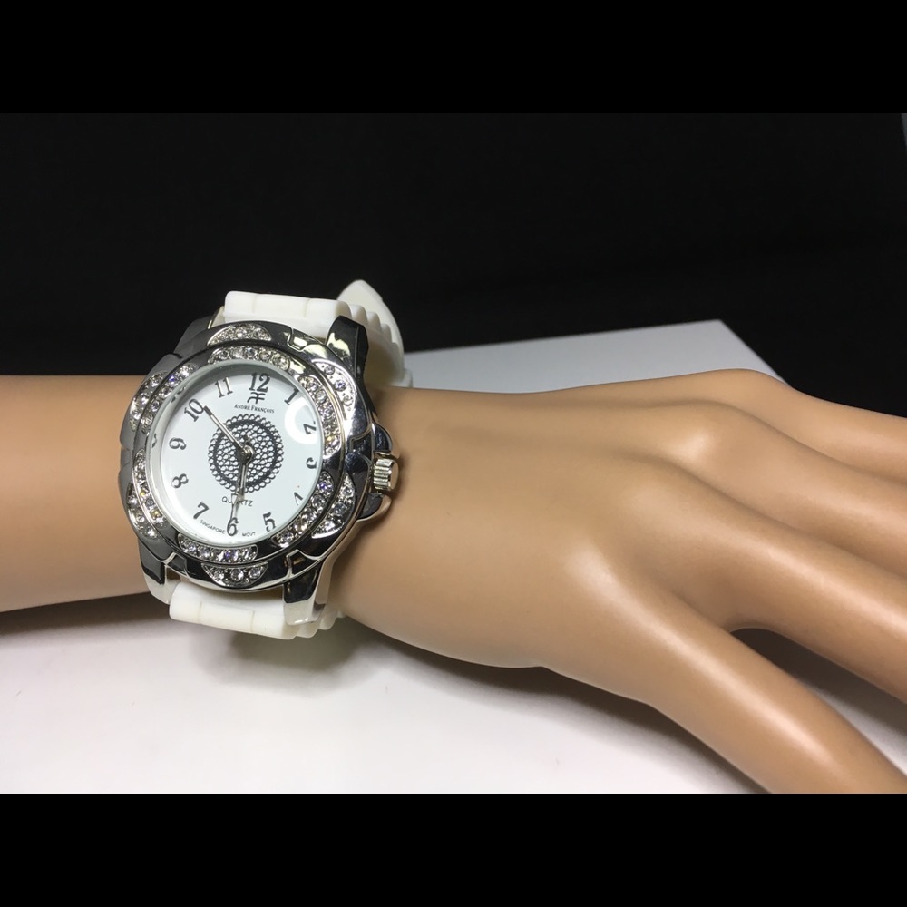 Watch - Picture 3 of 5